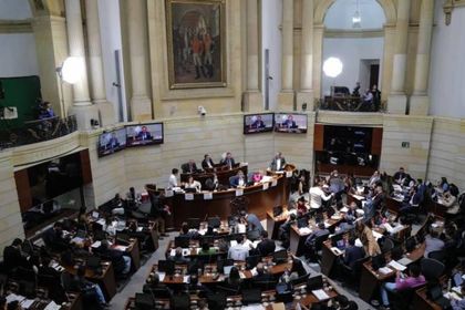 Imagen de Se reanuda debate en el Senado que busca legalizar uso recreativo del cannabis