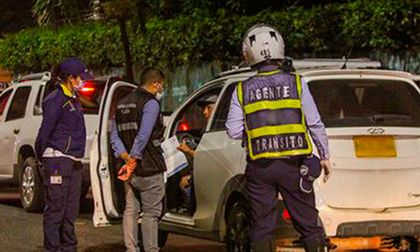 Envían a la cárcel a conductor que arrolló a un agente de tránsito en Cali