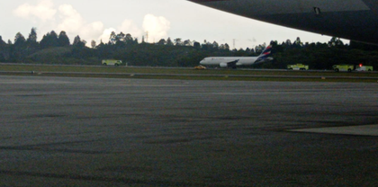 Imagen de Aeropuerto JMC está cerrado por emergencia: avión presentó fallas en el tren de aterrizaje