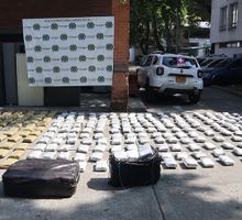 Detectan carro de misión médica cargado con 390 kilos de marihuana en Cali
