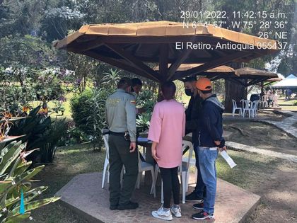 Imagen de  Tras denuncias por excesos, autoridades realizaron control a establecimiento comercial de El Retiro