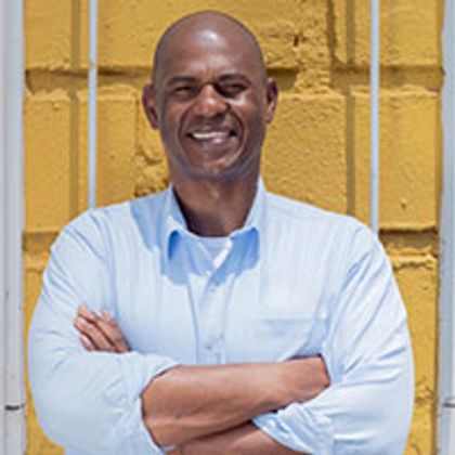 Danis se lanza al Senado por el partido de Roy