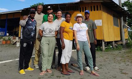 Instalan en Iscuandé primera antena para registro de aves marinas