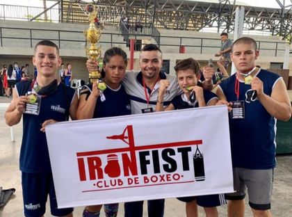 Imagen de El Club de Boxeo Iron Fist ganó medallas de oro, plata y bronce en Segovia