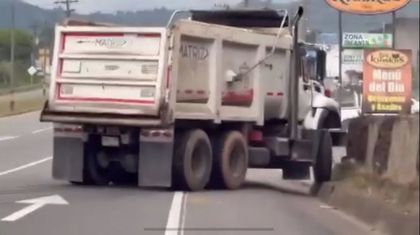 Imagen de Persecución de película en la Autopista; dos capturados y un conductor accidentado