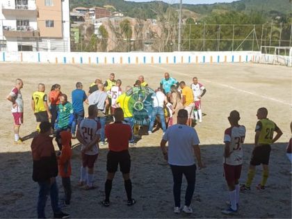Imagen de  Jugador murió tras desvanecerse en un partido de fútbol en El Santuario