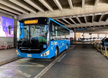Imagen de  Comenzó a rodar el primer bus eléctrico en la ruta Medellín-Aeropuerto José María Córdova