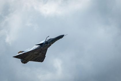 Imagen de Así fue el sobrevuelo del avión Kfir que anticipa la Feria Aeronáutica de 2025 en Rionegro