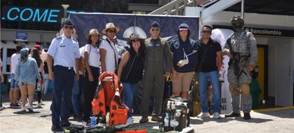 Imagen de  La Fuerza Aérea Colombiana más cerca de las regiones: el CACOM 5 compartió con la comunidad en la Piedra del Peñol