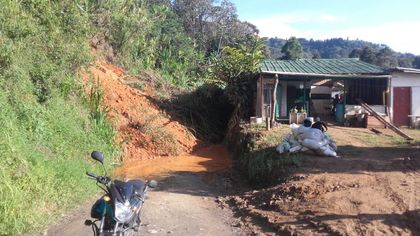 Imagen de  Tras atención de deslizamiento, vía El Retiro-Montebello opera con total normalidad