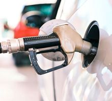 Se acabaron las rebajas: gasolina vuelve a subir y desata críticas por decisiones antes de elecciones