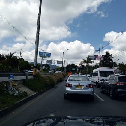 Imagen de  Motociclista falleció por siniestro vial en el sector Sajonia de Rionegro, cerca del ingreso al Túnel de Oriente