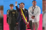 Imagen de De la Espriella asume Presidencia de Colombia en acto con matiz religioso y poco protocolo