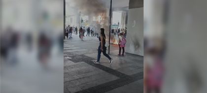 Imagen de  En video: con machetes y quemas en la vía, protestan en el centro de Medellín