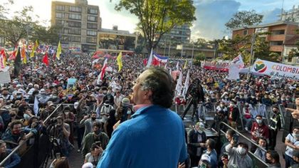 Imagen de  “Nosotros no chuzamos teléfonos”: Petro aprovechó las marchas para defenderse