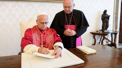 Imagen de  León XIV firmó su primer documento pastoral. Este es el tema que eligió tratar