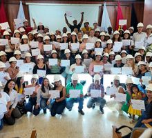 Mujeres en las obras viales, una tendencia que crece en el Valle del Cauca