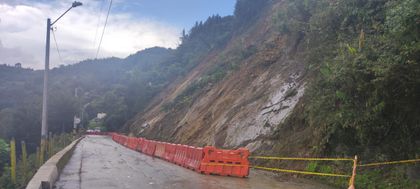 Imagen de Habilitan paso en la vía Santa Elena con restricciones