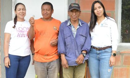 Entregan viviendas a indígenas de Yotoco