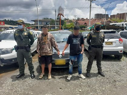 Imagen de  Dos sujetos fueron capturados minutos después de hurtar un vehículo en Rionegro