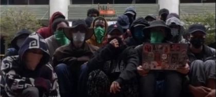 Imagen de  Denuncian que encapuchados impidieron ingreso de riñones a sede de investigación de la UdeA; manifestantes lo niegan