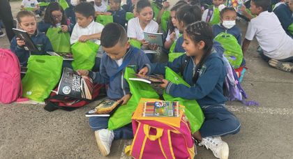 Imagen de  Niños y niñas en el Oriente se benefician con los kits escolares que entrega Devimed