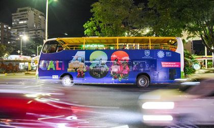 Cali estrenó su primer bus turístico panorámico durante su cumpleaños 488