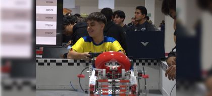 Imagen de  Juan José, el joven con «huesos de cristal» que inspira al mundo desde la robótica