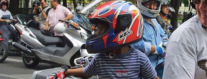 Imagen de Proyecto de ley busca prohibir que menores de 10 años sean pasajeros en motocicletas