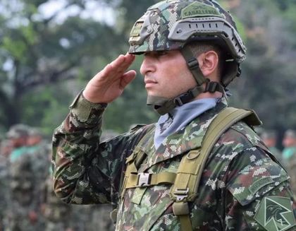 Imagen de  Corte Constitucional ordena al Ejército reconocer identidades no binarias y eliminar restricciones de ingreso a soldados casados o con hijos