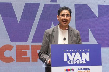 Imagen de  Iván Cepeda advierte «desobediencia civil pacífica» si De la Espriella no renuncia a la ciudadanía estadounidense y a extraditar a Petro