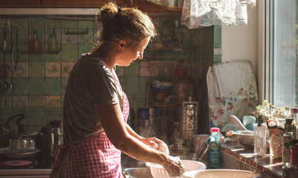 El trabajo doméstico: cuánto costaría pagar por todo lo que se hace en casa