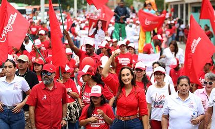 Masivo respaldo a Liss Burgos en inscripción para la Alcaldía de Candelaria