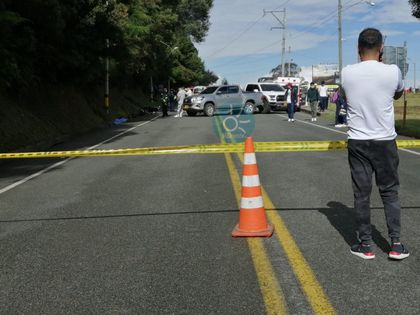 Imagen de Un motociclista falleció en accidente múltiple cerca a la Escuela de Ingenieros de Antioquia