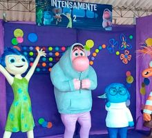 Entre uvas, campanas y muñecos: cómo el mundo celebra el fin de año