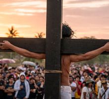 Impactan, conmueven y generan debate: las penitencias extremas de Semana Santa que persisten