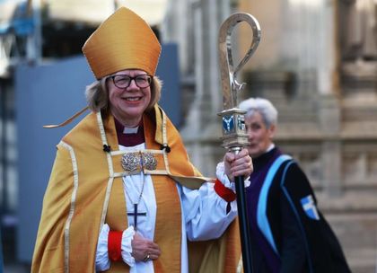Imagen de Sarah Mullally, la primera mujer nombrada como arzobispo de Canterbury y nueva líder de la Iglesia de Inglaterra 