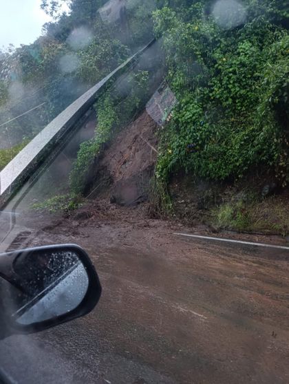 Imagen de Cierre indefinido en la autopista Medellín – Bogotá por derrumbes entre Guarne y Zamora