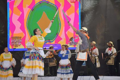 Imagen de  El Retiro deslumbró en Anapoima durante el vigésimo Encuentro Nacional de Danza Folclórica