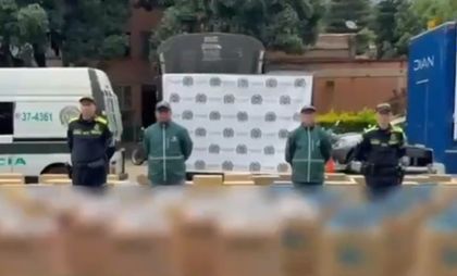 Imagen de  Autoridades incautaron más de 133 000 cajetillas de cigarrillos de contrabando en una bodega del sur de Medellín