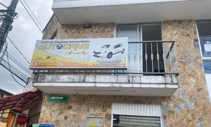 Imagen de Denuncian demoras en la entrega de licencias de conducción en una academia de El Carmen