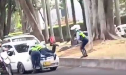 Conductor arrolló a agente de tránsito en Cali, tenía suspendida la licencia