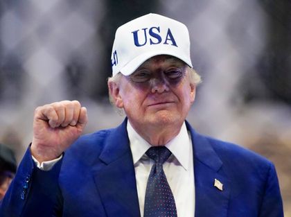 Imagen de  El «emperador Trump» celebra sus 80 años convirtiendo la Casa Blanca en un coliseo de lucha UFC