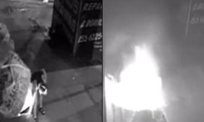 En video: mujer incendió a habitante de la calle mientras este dormía