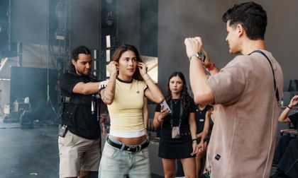 Jhon Alexander Zuluaga, el colombiano detrás de la dirección musical del ‘Candela World Tour’ de Greeicy