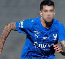 Video: reconocido futbolista tuvo fuerte discusión con un hombre durante un vuelo