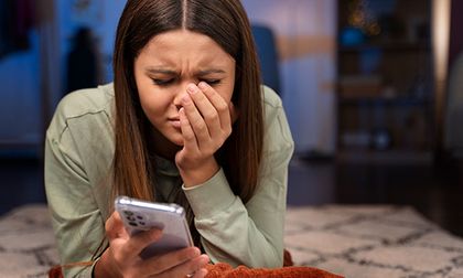 Cuidado: enlaces maliciosos en redes sociales activarían la cámara selfie, evite caer