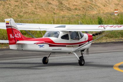 Imagen de  Esta es la avioneta Ibis Magic GS-700 que se accidentó en Medellín