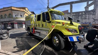 Imagen de Incendio en el barrio Boston de Medellín dejó tres bodegas y seis viviendas afectadas