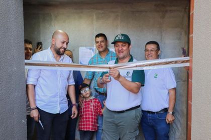 Imagen de  Alcaldía de El Carmen de Viboral y Viva entregaron 84 viviendas de interés social